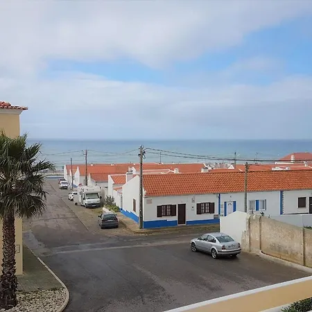 Lovelystay - Sea View With Pool & Garden Apartment *